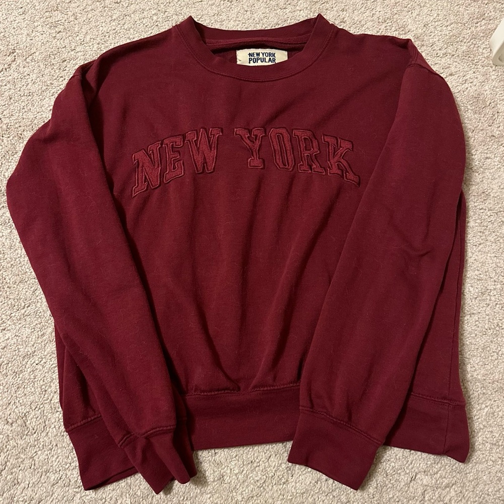 cute and comfy burgundy new york sweatshirt